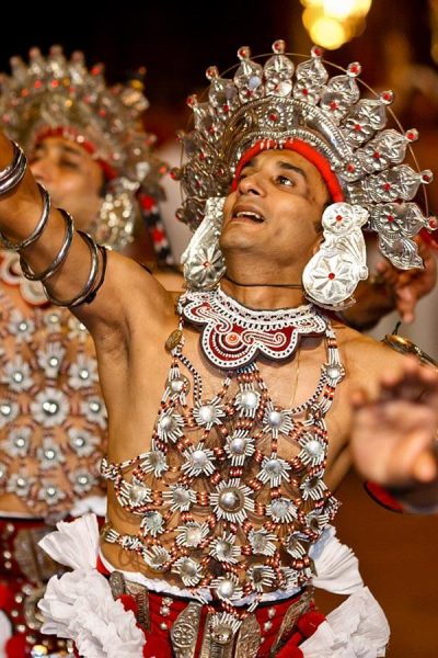 kandyan-dance-and-drum-show